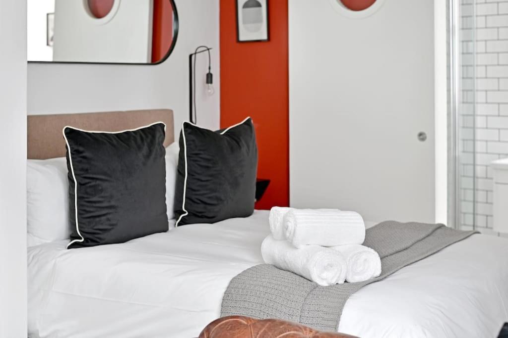 Ella - Chic Studio Living In Central *