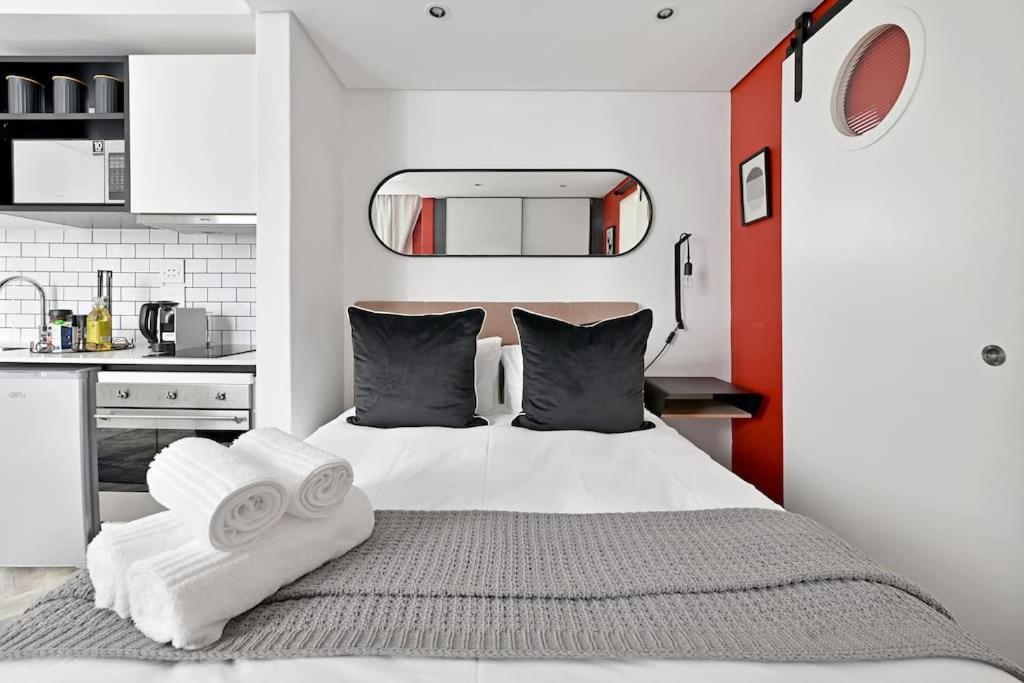 Ella - Chic Studio Living In Central